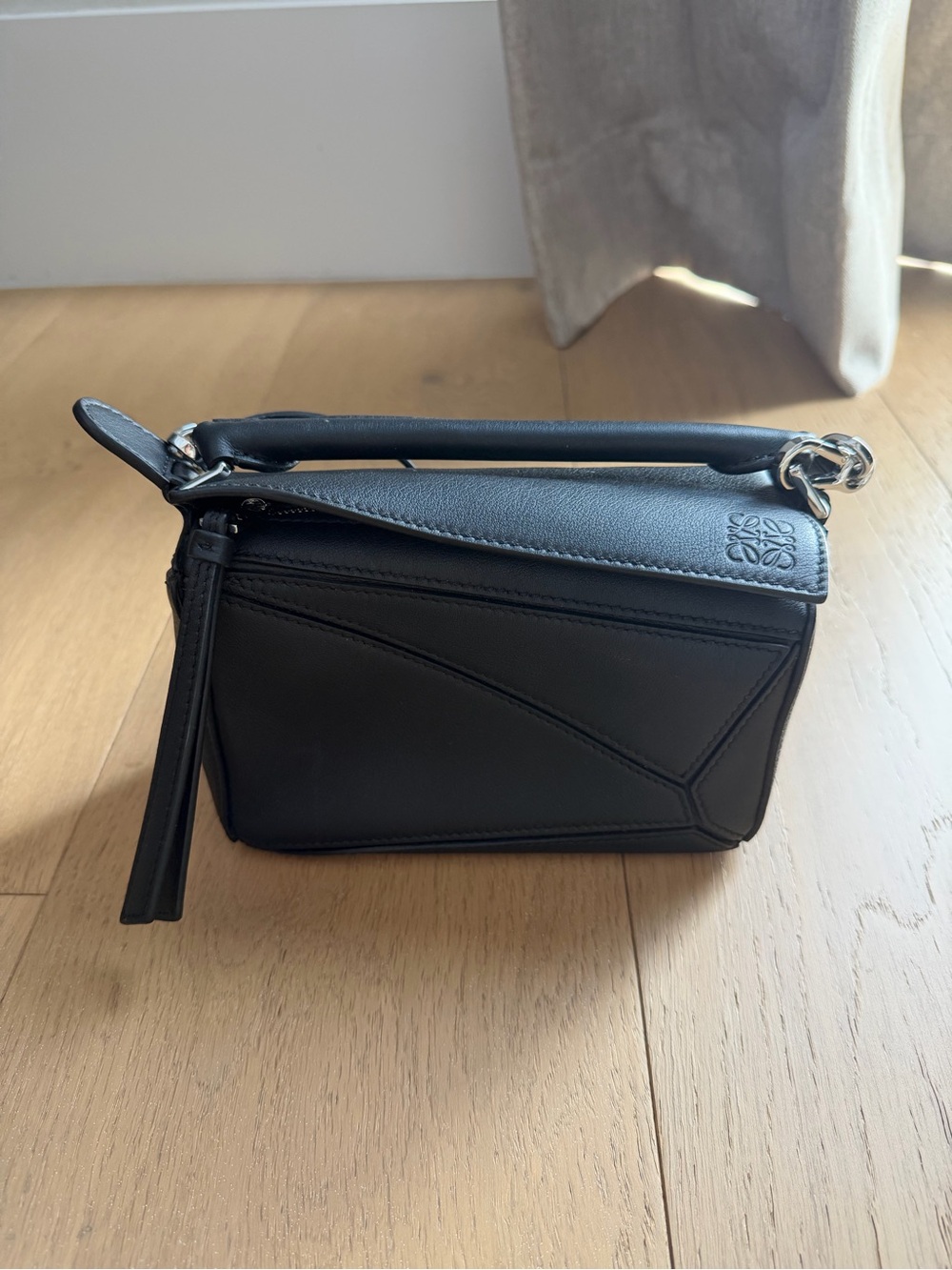 RARE Loewe Mini Puzzle Edge bag in classic calfskin in Black